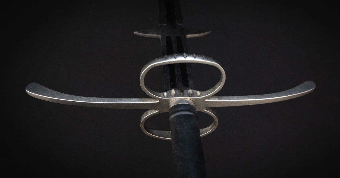 CASIberia's tweet photo. ⚔️ How Great It Is from Kingston Arms

https://t.co/OnOapi9j34 

It a beast but a nimble and sharp beast, nonetheless. Get your swing on with this two-handed blade from the brand that knows their stuff. 

#greatsword #swords #europeansword #europeanswordsmanship #twohnandedsword https://t.co/GqAJUWCvCz