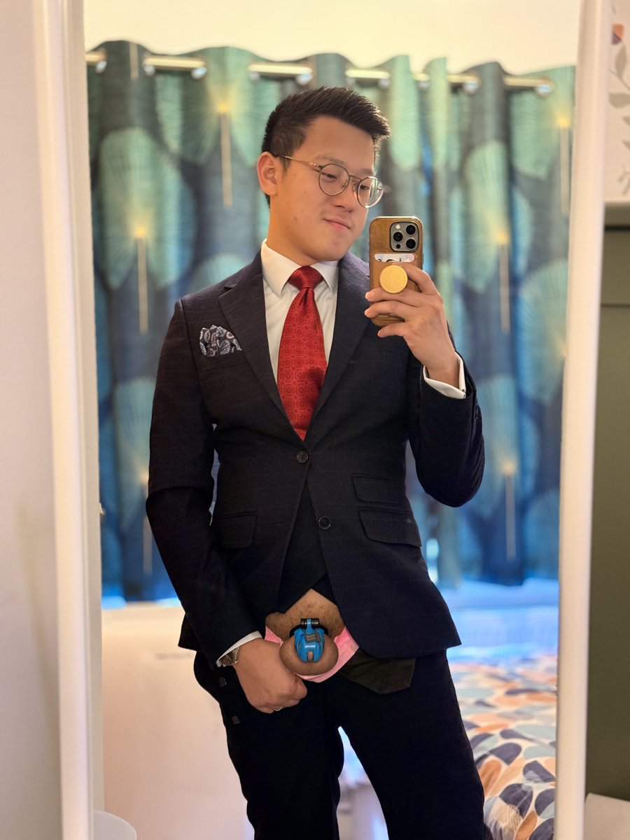 OnlyDapper's tweet photo. Starting #Locktober off with a holiday… 🧵1/3👇@KINK3Ddesigns https://t.co/OLnUDe7zaF