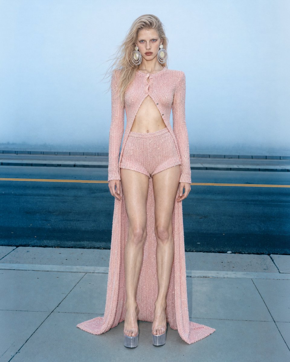 DAVIDKOMALONDON's tweet photo. Introducing Spring-Summer 2027 Collection.
View all images and learn about the inspirations behind the collection at https://t.co/mW2PGn7Hvs https://t.co/49U5vkGNiY