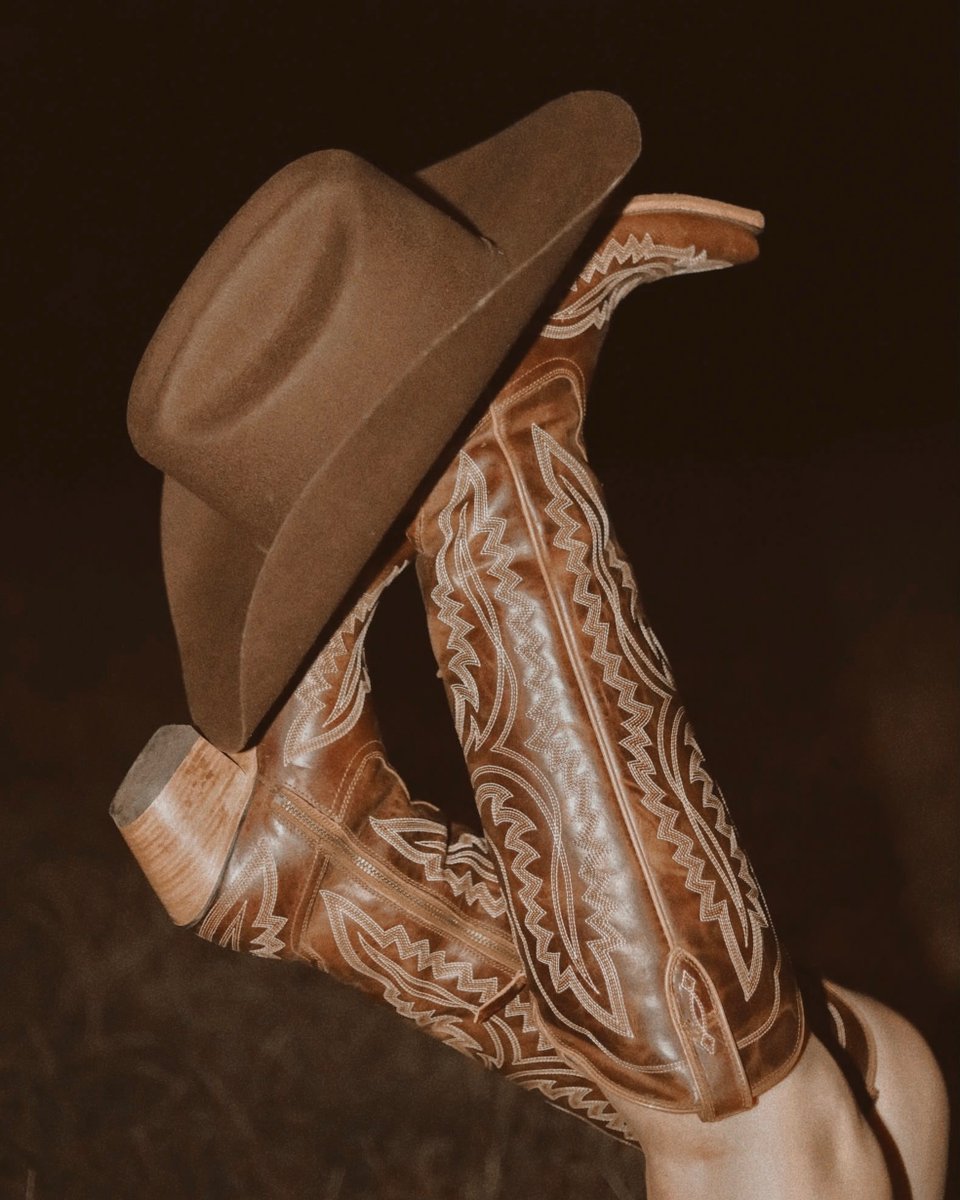 Socalbbqshop's tweet photo. From head to toe, Ariat has you covered 🤠✨ 
Boots that move with you, denim that lasts all day, and tops built for performance - style and comfort, no compromises.

Shop:
https://t.co/4bOmFXmEza 

#socalbbqshop #ariat #southampton #cowgirlboots #cowgirl #westernboutique https://t.co/tbPSB41H6x