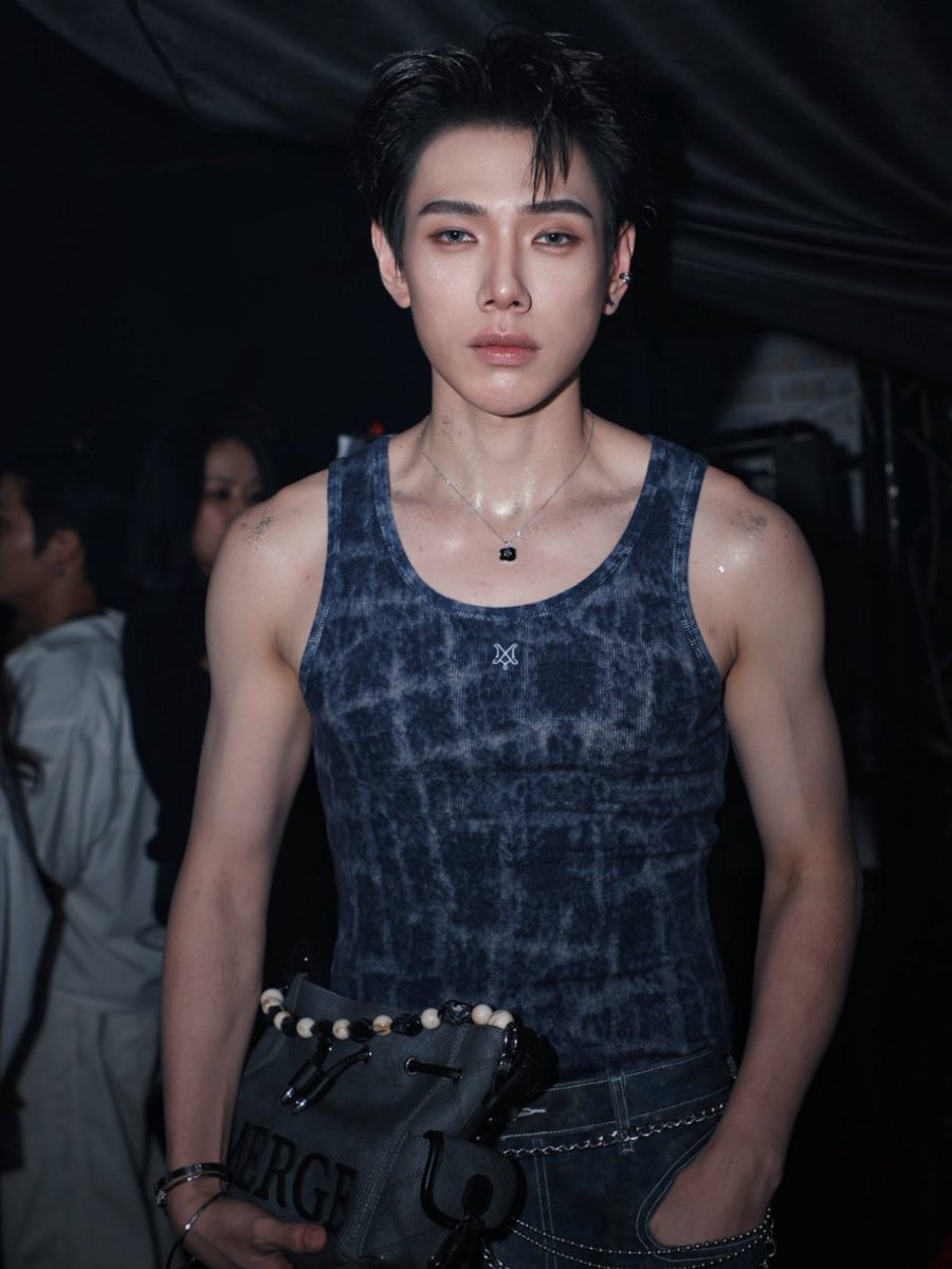 OPENLABEL_TH's tweet photo. BACKSTAGE 📸

DAOU BIFW26
#DAOUxMERGE_BIFW2026
#BIFW2026 #MERGEOFFICIAL
#DAOU #ต้าห์อู๋
#OPENLABEL https://t.co/3mKt9SUvJ5
