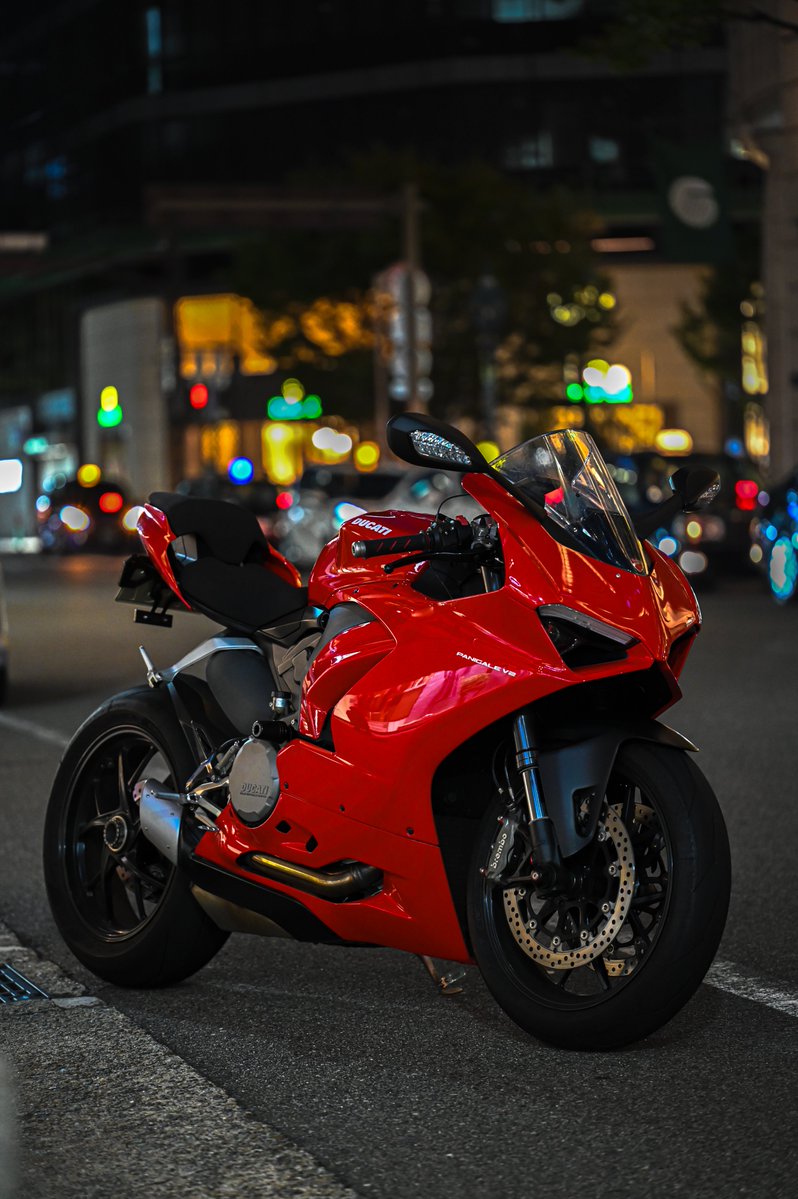 yukihata_yzfr6's tweet photo. 1週間程前ですが…
DUCATI  Panigale V2納車されてました🇮🇹
ドゥカティ乗りの方仲良くしてやってください！
#納車  #増車 #ドゥカティいいじゃん
#パニガーレV2 https://t.co/DLVopm1BZc