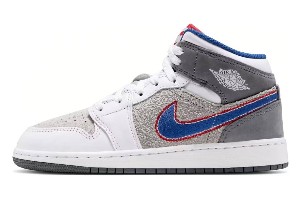 sneakeragenda's tweet photo. 📆 UPCOMING 📆
Deze grijze AJ1 Mid is een ode aan Bugs Bunny uit de film Space Jam uit de jaren '90.
🔗 https://t.co/neEeiNHGZm
👟 Air Jordan 1 Mid - Space Jam Hare (IZ9293-001)
#kotd #fashion #spacejam #space #bugsbunny https://t.co/7ebOa9KZhA