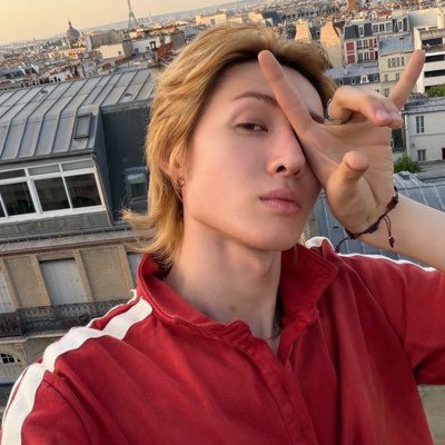jesseverses's tweet photo. #NewProfilePic

I say do not mistake anger for hunger. If he hates you, you’ll know. If he needs you? My god.

Do not mistake me for him.
I am the refined paradigm of a writer, troubled and troubling.
He is different. A little rougher around the edges. https://t.co/rPtkYj0sxP