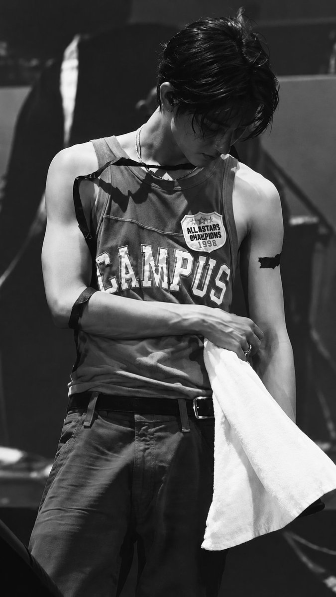 xxeoje's tweet photo. OMG SEONGHYEON https://t.co/5UVcCffaYX