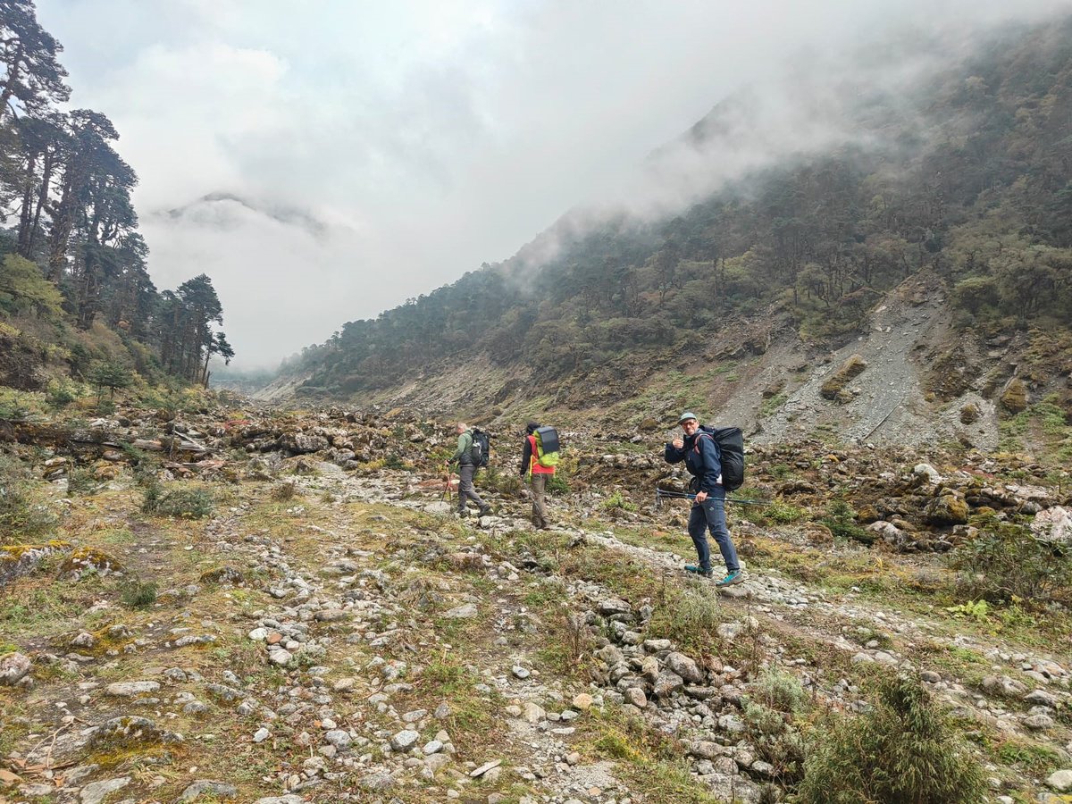 danielmazur's tweet photo. ποΈ Our team trekked from Kothe to Tagnag (4,300m), enjoying stunning Mera Peak views. Everyone is healthy and ready for tomorrowβs adventure! β€οΈ
#SummitClimb https://t.co/6VvJf97Jvq