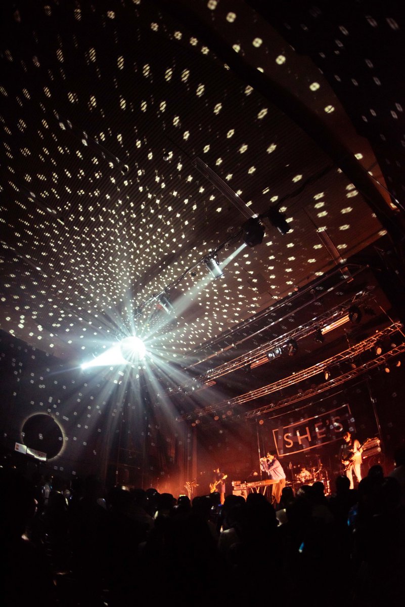 SHE_S_official_'s tweet photo. 2026.10.9 (fri) 周南 RISING HALL
𝐒𝐇𝐄'𝐒 𝟏𝟓𝐭𝐡 𝐀𝐧𝐧𝐢𝐯𝐞𝐫𝐬𝐚𝐫𝐲 𝐓𝐨𝐮𝐫 
"𝐖𝐡𝐨 𝐚𝐦 𝐈?"

みなさんが挙げてくれる手が、あたたかく光って見えました！

また会いましょう！

photo by MASANORI FUJIKAWA

#SHE_S15th https://t.co/xekb9wNvhe