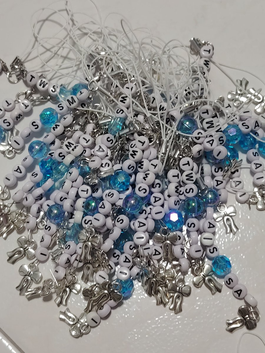 lattejunns's tweet photo. we have 30 available fanpacks which includes the pins, keychain, and snacks (all halal), and the rest will be given out as individual keychains! fcfs !!

see you tomorrow, 42s 🩵

#247FORYOU_IN_SINGAPORE 
#TWSinSG https://t.co/4du9kLZT5T