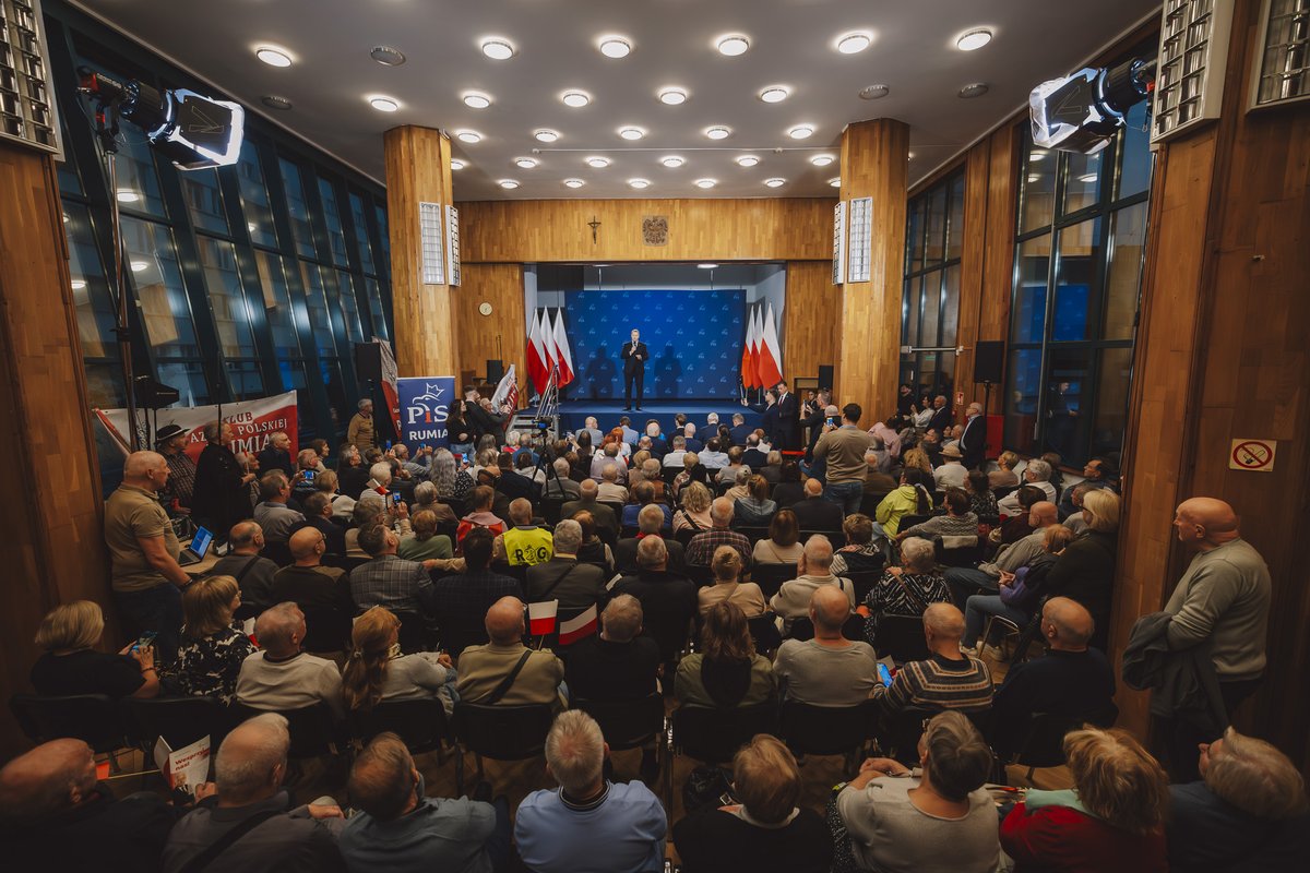 pisorgpl's tweet photo. 🔥 Gdynia! Dzięki, że jesteście z nami i za Wasze bardzo ważne rozmowy. Do zwycięstwa!
📸 Więcej zdjęć możecie zobaczyć na naszym Flickr: https://t.co/S9MTT3Xzgf
👉 Udostępnij! https://t.co/PTeKEW6dt8