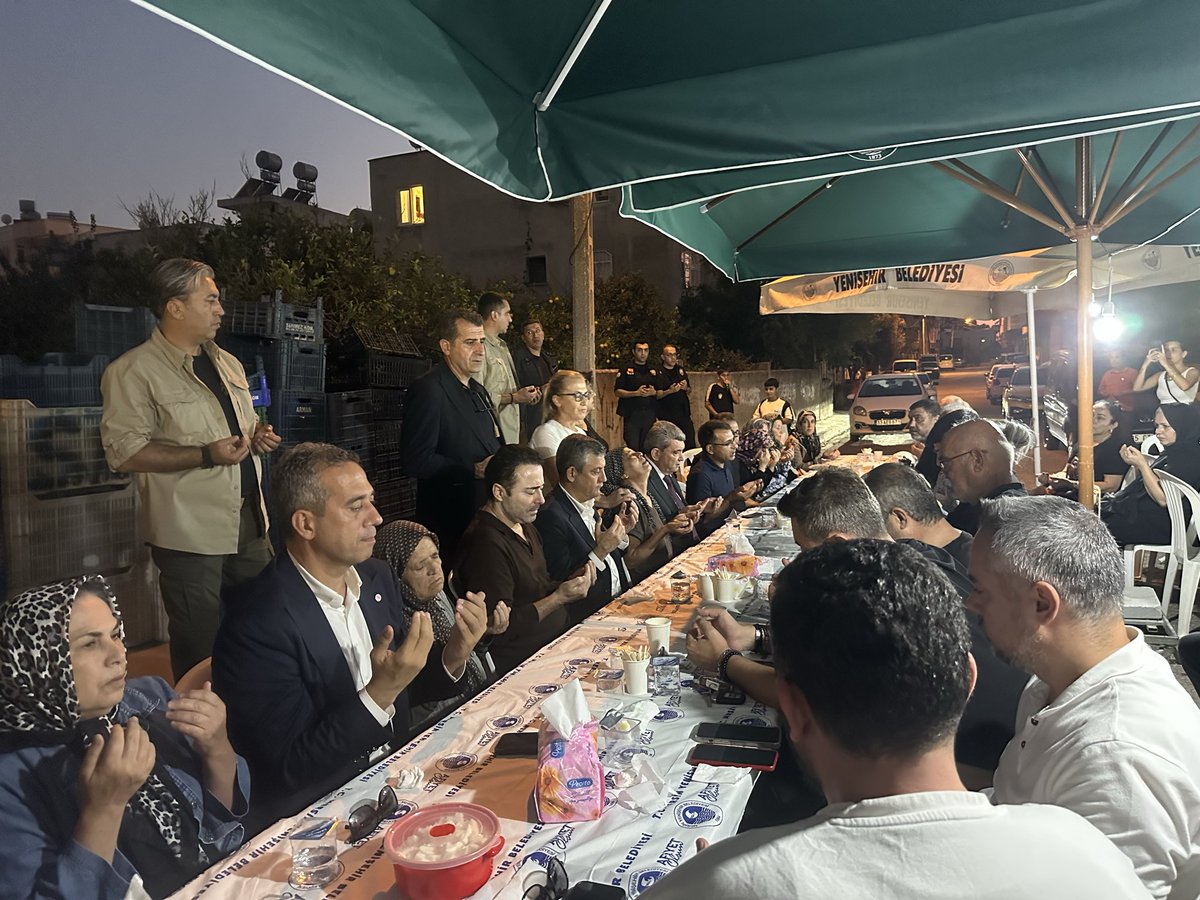 alimahir's tweet photo. Genel Başkanımız Sayın Özgür Özel ile birlikte, kızı Sezen Taş’ı kaybeden Atilla Taş’a taziye ziyaretinde bulunduk.

Genç yaşta hayatını kaybeden Sezen Taş’a Allah’tan rahmet; başta Atilla Taş olmak üzere ailesine, yakınlarına ve sevenlerine sabır ve başsağlığı diliyorum. https://t.co/conzVJ8AuG