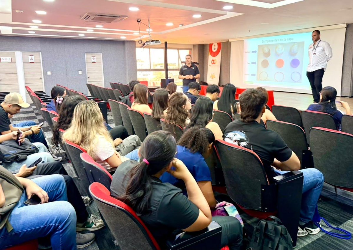GobMeta's tweet photo. 🎓 ¡Más de 50 jóvenes de la @UnimetaOficial capacitados por el GOA-Meta!

Aprendieron a identificar licor de contrabando y cigarrillos ilegales, fortaleciendo la prevención y la cultura de la legalidad. 🤝

¡La legalidad nos une, el contrabando nos afecta! https://t.co/Yp836n0eBx