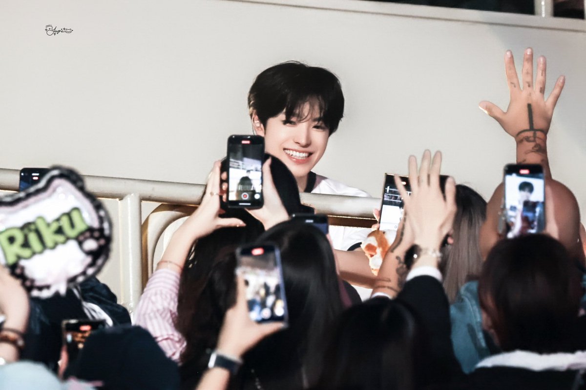 FEELYUSHI's tweet photo. ⭐️사랑하는거 알지요~? https://t.co/JtJnZzInkv