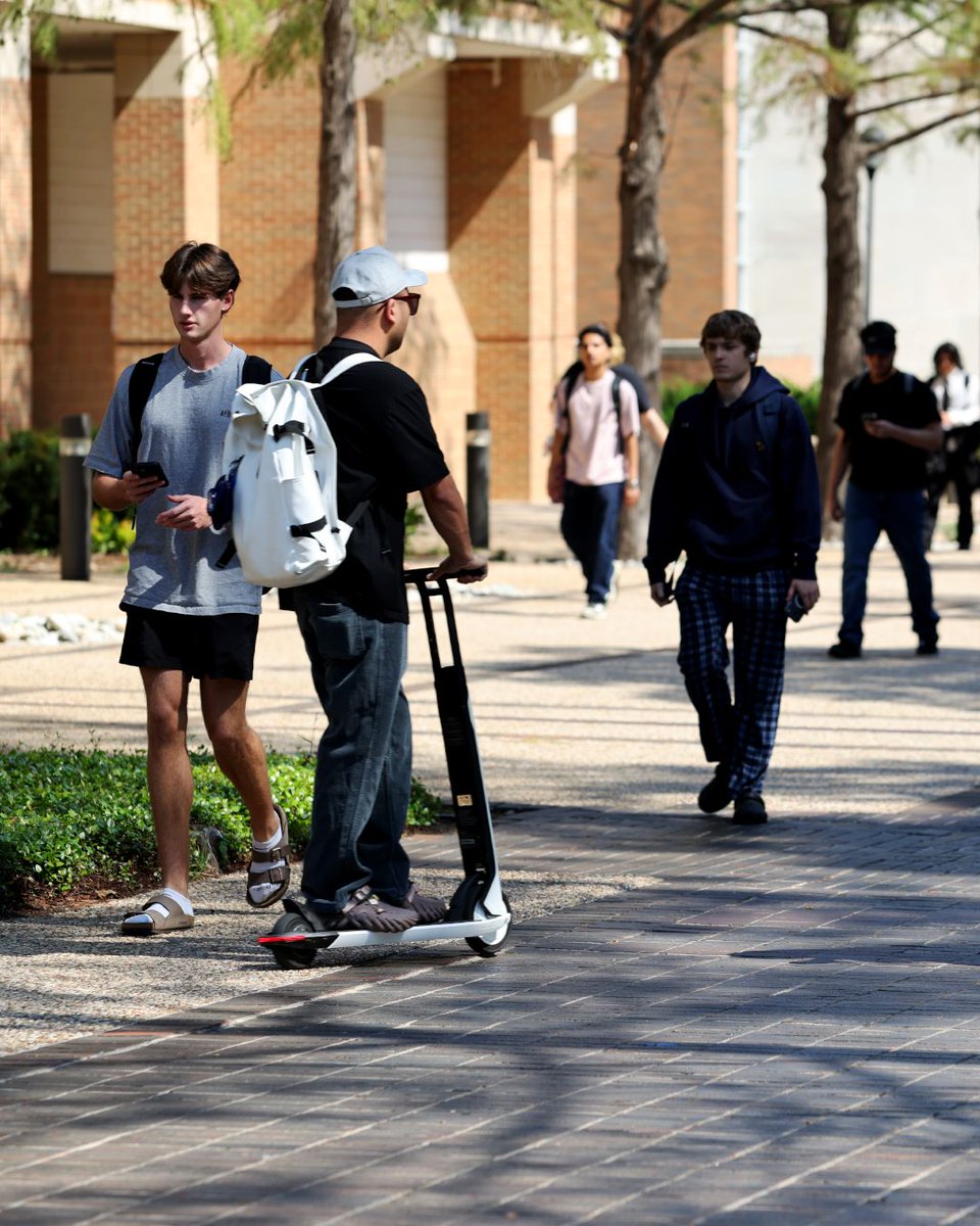 utalibraries's tweet photo. Mavericks, you've got a lot on your plate this semester. Remember to take a breather, recharge and give yourself some grace. Need help with research or finding resources? UTA Libraries is here for you. We're cheering you on, one assignment at a time. https://t.co/zU5FLNQ3kj