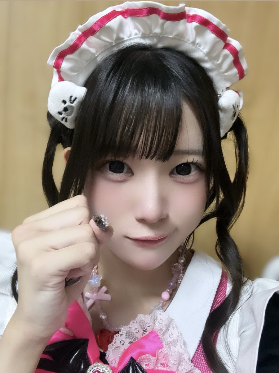 mea_ccocha's tweet photo. お給仕してました〜♡

あざらし装飾でしたょ🦭♥️
めっちゃまったりやと思ってたのに、賑やかで楽しかったです❣️

研修ちゃんが2人もいて先輩の顔つき✨️✨️してました(・。・)

萌えちゃ中もお給仕終わりもお給仕前も周年の練習してたよ〜！頑張りますぞ(๑¯ω¯๑) https://t.co/101pMeuts8