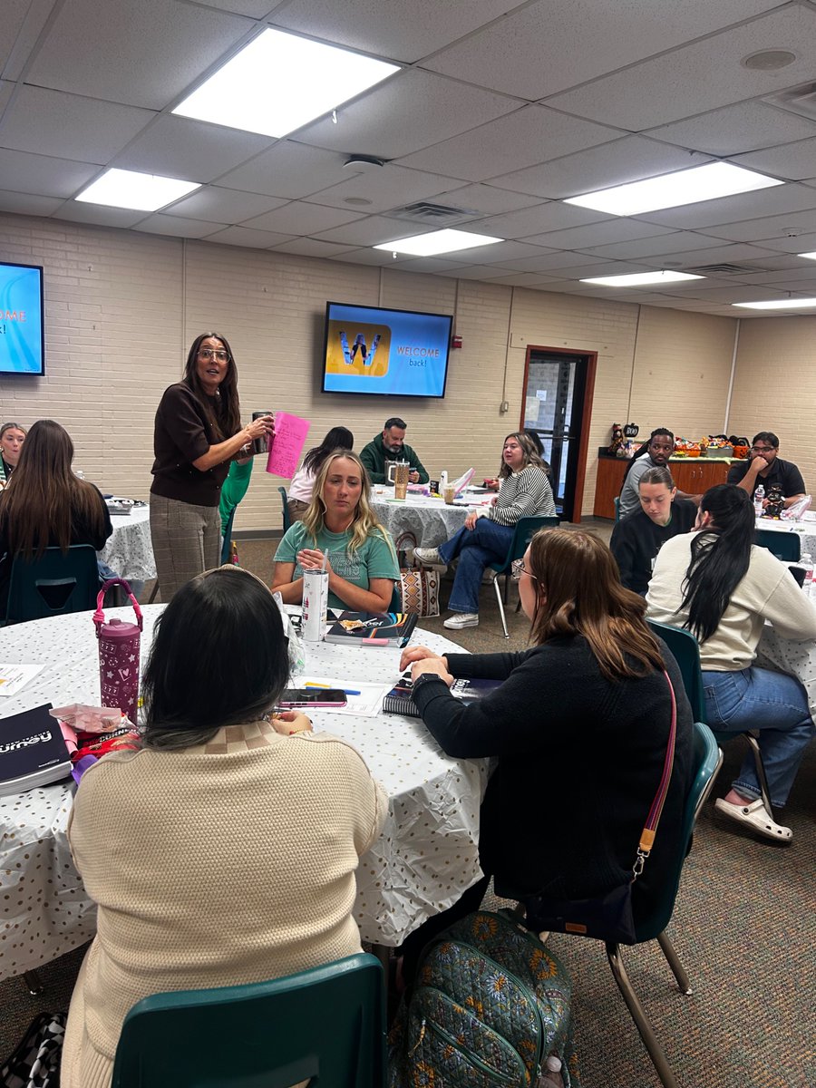 keli_soliz's tweet photo. Celebrating the amazing new teachers of Mabank ISD! They are some of the most professional, dedicated, and caring educators I know. ❤️ What a great day of @lead4ward  learning together to help make this school year an amazing journey! #newteachers #newteachersupport https://t.co/mkrIfiY8Xy