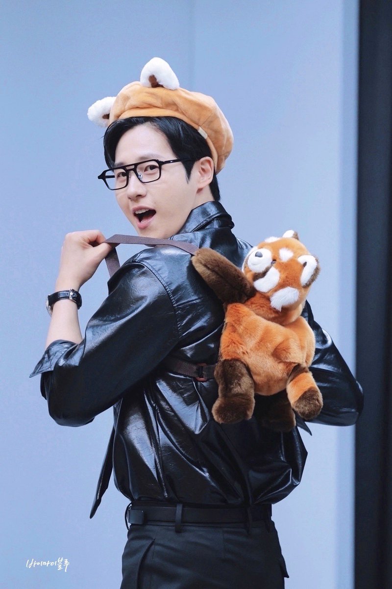 bymyblue's tweet photo. 261009 
⠀⠀, ´´; __ , ´´;
　‌ ;　𓂂 · ˔ · 𓂂 ‌ ‌  ;
　‌ ´　っෆ c ‌ ‌ ‌`
#신우 #신뽀 #CNU #REAL #IBL https://t.co/V4qOj0K9u7