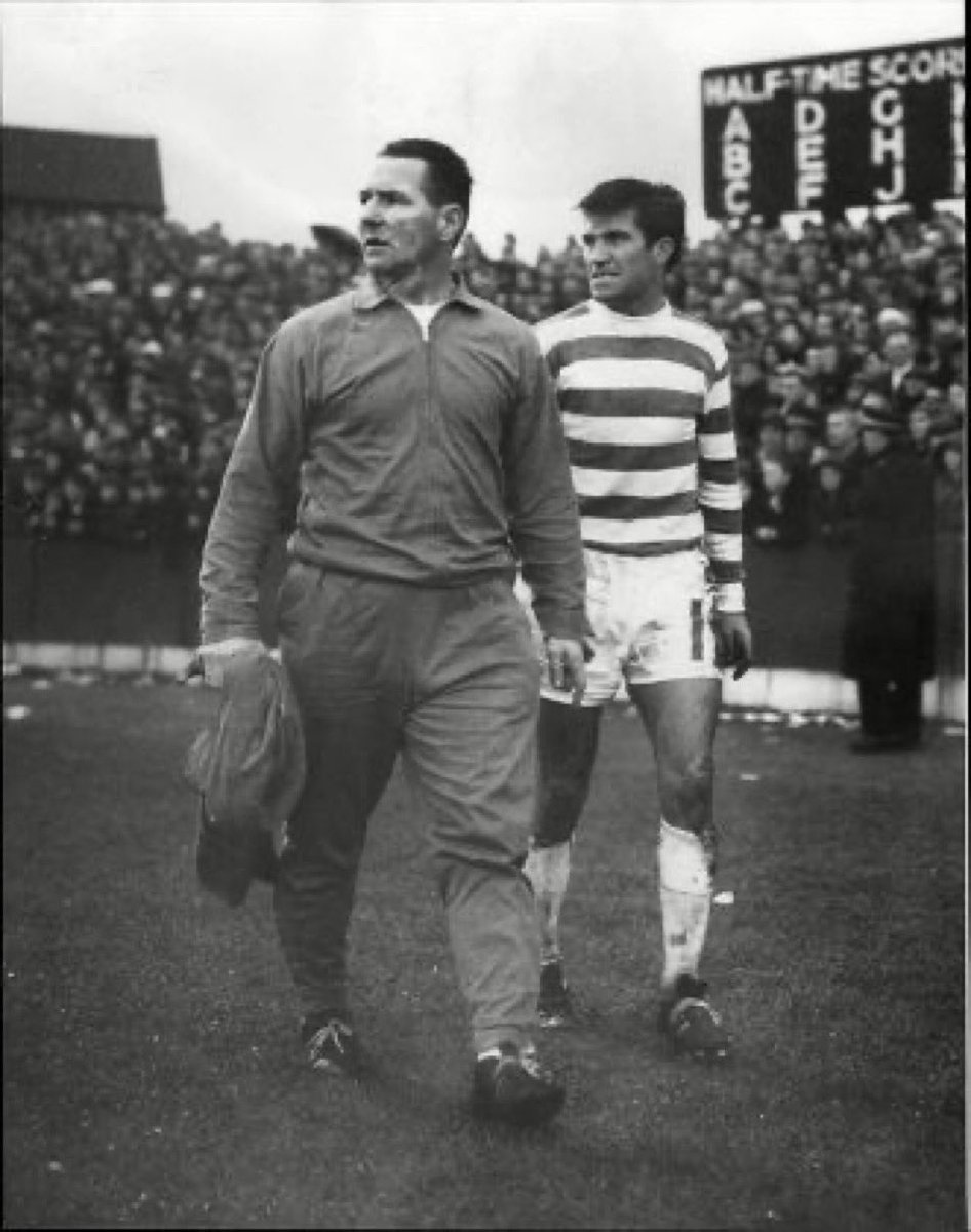 jamiebhoy2009's tweet photo. Neilly wae my Celtic track suit on 🕺

From the Bertie Auld Collection I purchased years ago. Not only did Neilly and Bertie wear this to training but so did Jock, Bob Rooney and almost certainly all of the Lisbon lions 🦁 This was gifted by Bertie to his friend away back in 60s. https://t.co/qwEQdNYadd