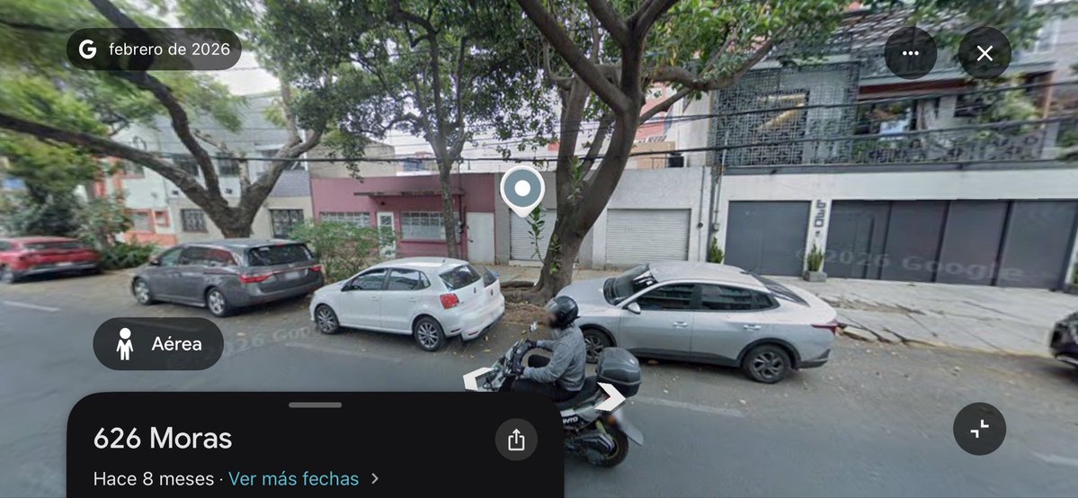 Delvalle_Quejas's tweet photo. Buenos días @LuisMendozaBJ @AccionesBJ @BJAlcaldia en la calle de Moras número 626, Colonia Del Valle. hay un restaurante "Tierra Paraíso" están construyendo sobre las raíces de un Hule, solicitamos verificar esta construcción que claramente daña las raíces de el hule. @NArrF https://t.co/Dxo9B9e0gf