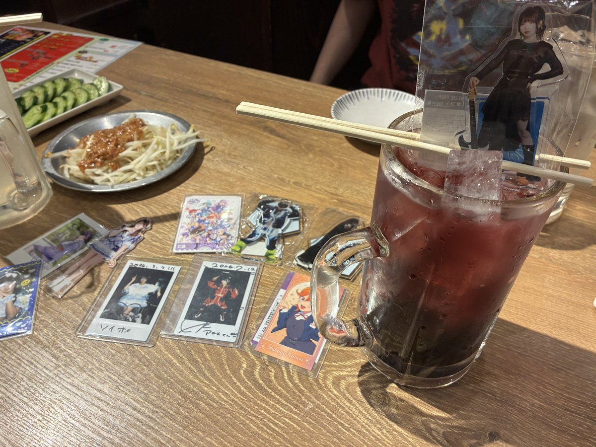 wawww12345's tweet photo. 本日はKアリバーで知り合った韓国のオタクとPoppin'Party前夜祭してました。
まさかこんなことになると思わんくてｱﾆﾒって神だ〜と感謝するばかり https://t.co/CqCTcBk0eZ