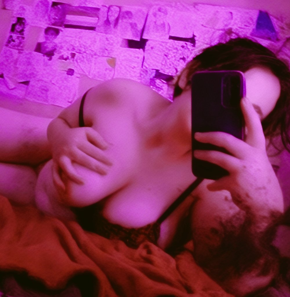 angefromhell69's tweet photo. *ੈ✩‧₊I'm Ana 
°26
°Chubby
°Latina
°A good Girl
°I can be your angel or your worst
nightmare *ੈ✩‧₊˚
#promotwt 
#nsfwtwt https://t.co/lnZcMPmYAK