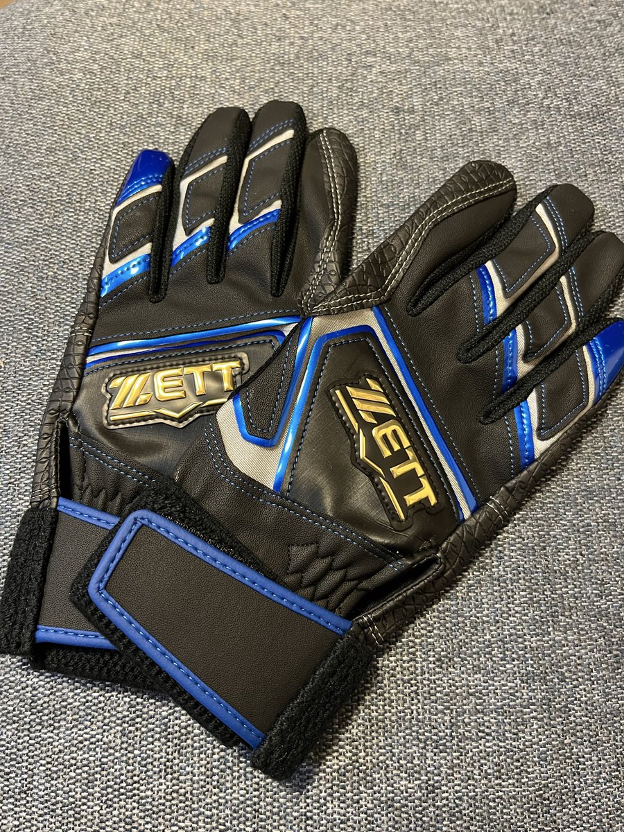 Ken2nd0814's tweet photo. 勢いで購入
今パンツを160or150どっちにするかで迷い中(え、バッテもキッズ用ですが？) https://t.co/t9KY88ev8H