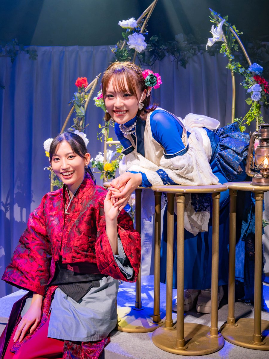 CMSstage's tweet photo. ||◤　#ロミジュリOC　◢||

▼各バージョン千穐楽をアーカイブ配信中🌼
https://t.co/jEadFBRoaC
チケット価格：4,000円
アーカイブ期間：〜10月17日23:59

ロミオ【C】とジュリエット【O】のオフショット📸
作画が少女漫画すぎるおふたり🥹🥹 https://t.co/1YpC2UZtyi