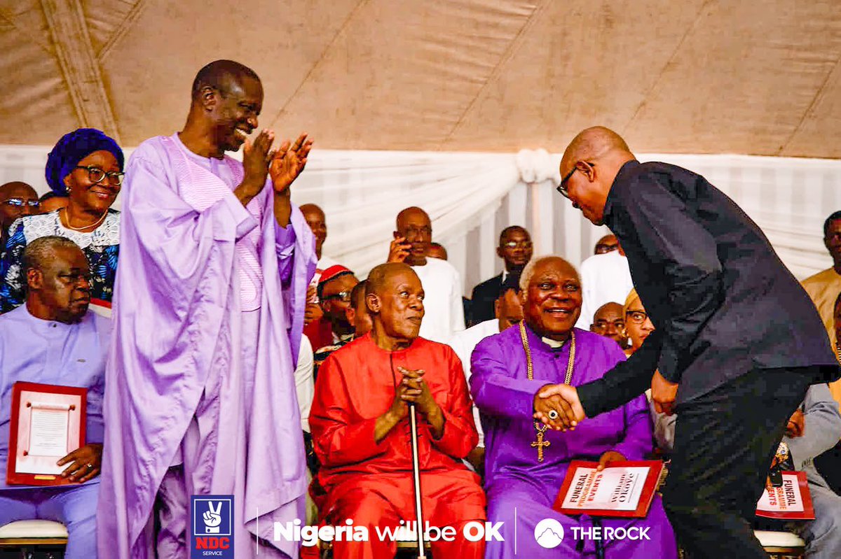 trapwiz_dmw's tweet photo. NDC Presidential Candidate, Peter Obi, and our incoming First Lady, Margaret Obi, at the burial of Rev. Williams Okoye.

A moment of respect, love, and solidarity. 🕊️ https://t.co/LWZdlRWcf6