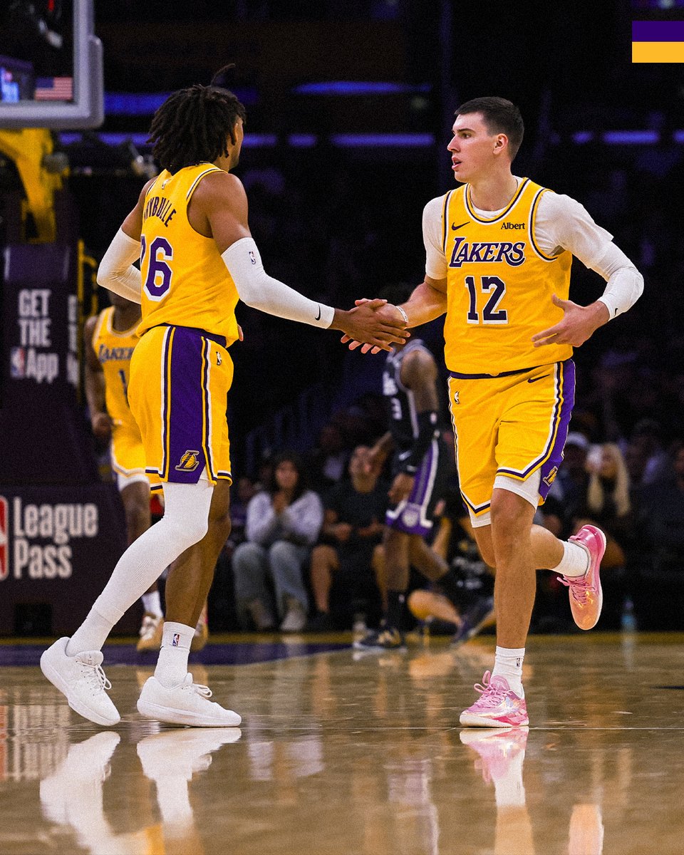 Lakers's tweet photo. Energy 🔋 https://t.co/MJJcLAS1J2