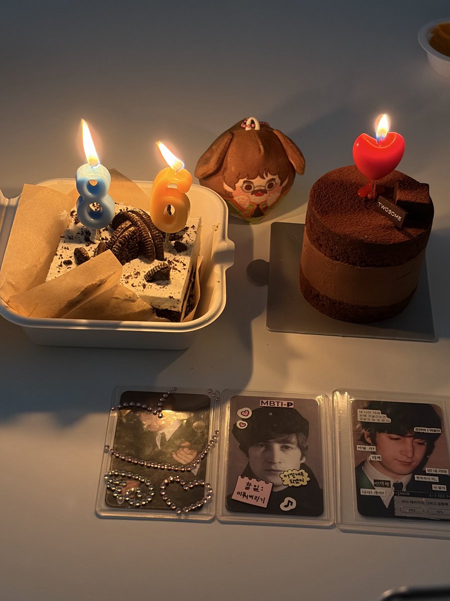 stberrythisbe's tweet photo. 존레논 생일 축하해🥳
#johnlennon

@beatles_aii 
@yeonhahaxx 
@lovesickbeatles https://t.co/C3M04YSO36