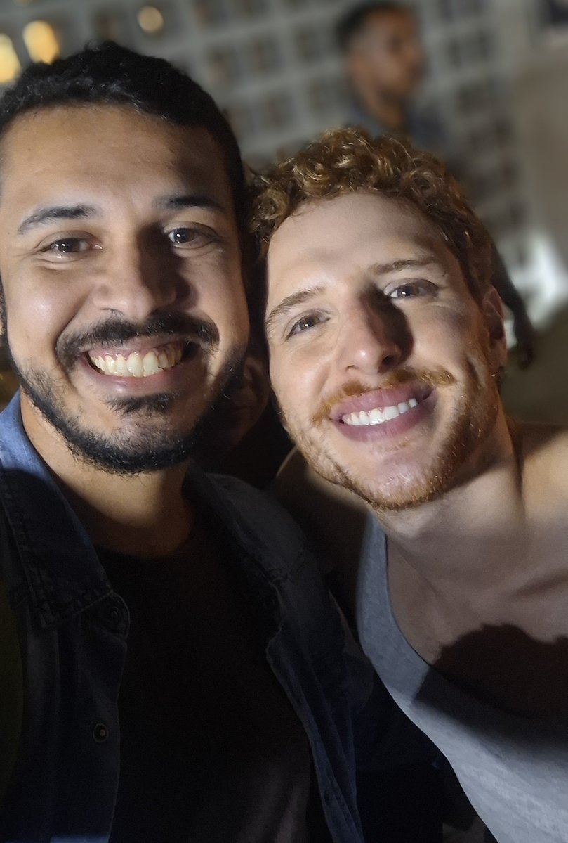 Rafavilharnos's tweet photo. W/@di_egomartins ... um cara muito simpático ✨️✨️ https://t.co/gJ7OzUajAv