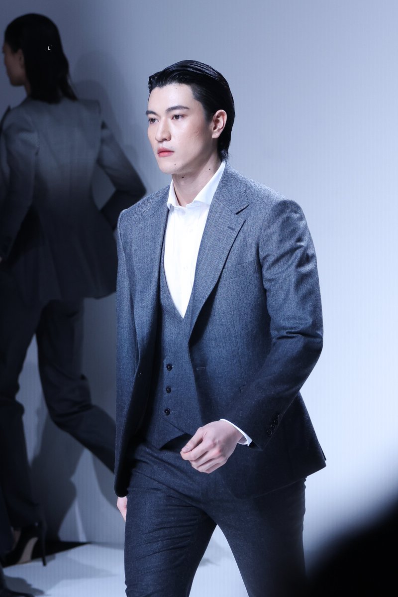 fis94's tweet photo. ฮืออออ แม่เดรสแล้วว น้องอินหล่อมากคับ ;---;

INN BIFW26 SIAM PARAGON

#innjkrsn #PoemxINN 
#SiamParagonBIFW2026xInn https://t.co/9b9Ip7jOaS