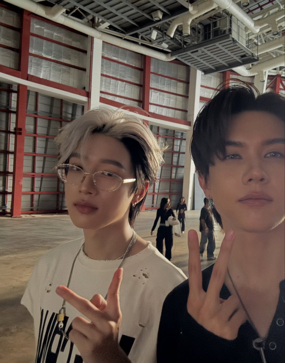 42percentx's tweet photo. ขอจัดเทียลิส
1. แว่น rayban 🆕 (+4)
2. กรอบใส 🔻(-1)
3. กุชชี่กรอบดำ🔻(-1)
4. แว่นกลม🔻(-1) https://t.co/pZybO3Yj8X