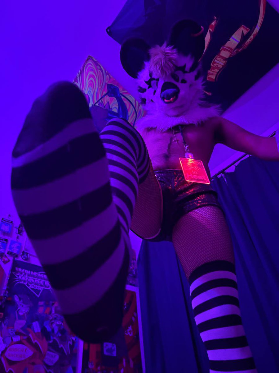 beetlepossum's tweet photo. Get stepped on X3🗿 https://t.co/MeePph3dPv