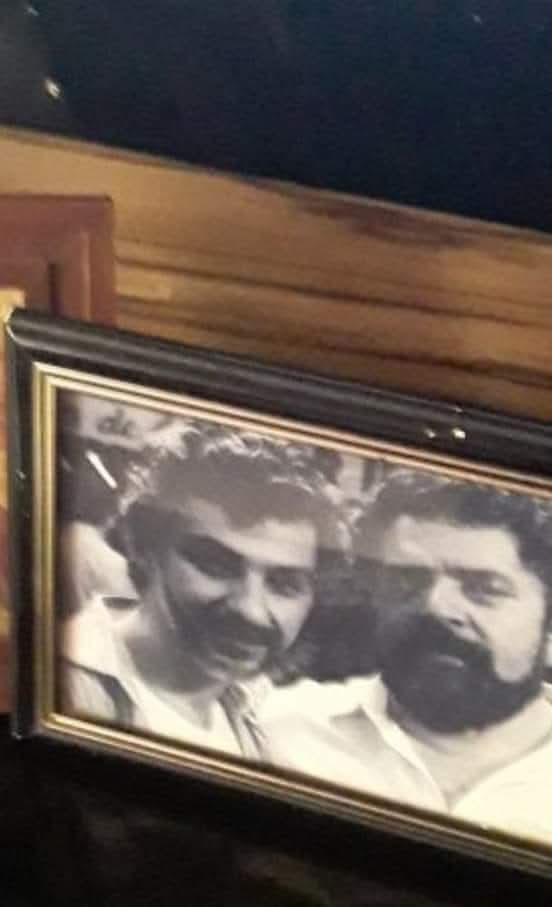Mvenzeel's tweet photo. Década de 70 meu vô e seu amigão Luiz Inácio Lula da Silva ❤️⭐️ https://t.co/XJt8QqE9Ci
