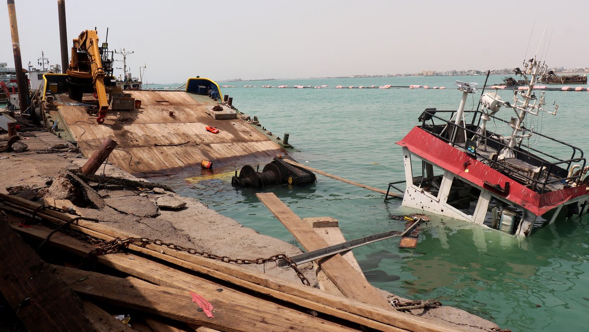 issafrica's tweet photo. Houthi attacks on #RedSea shipping are already costing African economies through reduced vessel traffic and higher freight and insurance costs.

A permanent #Houthi grip on the strategic Bab al-Mandab strait could dramatically raise the economic and security stakes. ISS Today https://t.co/eMc3GA5L5K