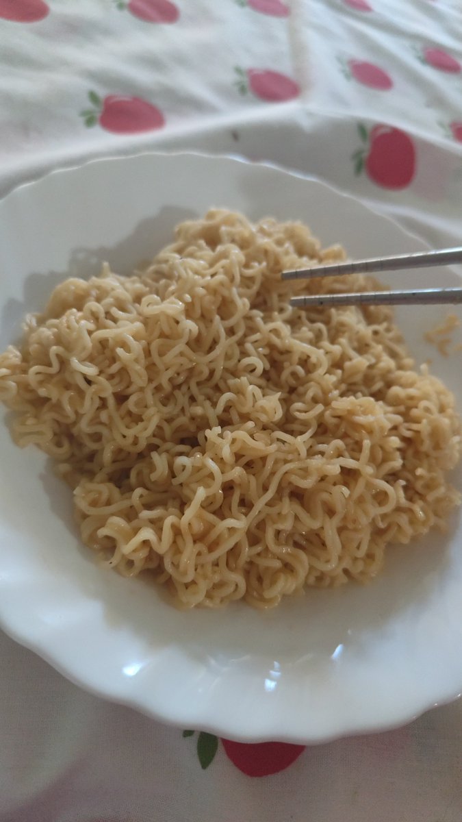 DawnSweetHeart_'s tweet photo. Yo comiendo ahora porque no tengo fuerzas jeje https://t.co/O9wbYZ7kxl