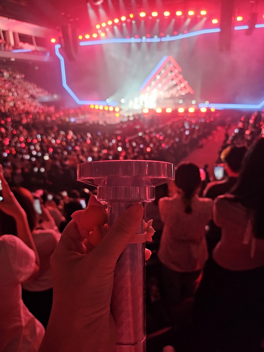 min9_9_1997's tweet photo. 디노 마카오 콘서트 요약: 손오공에서 캐럿봉 박살 https://t.co/UbjP9CJRYS