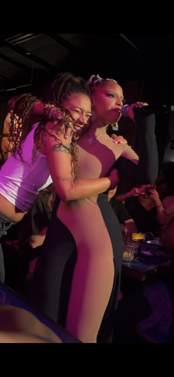 shootorget_SHOT's tweet photo. @ChloeBailey SANG DOWN last night at #BlueNoteLA
What a performance 😍🎵✨ https://t.co/BXIxXul60D
