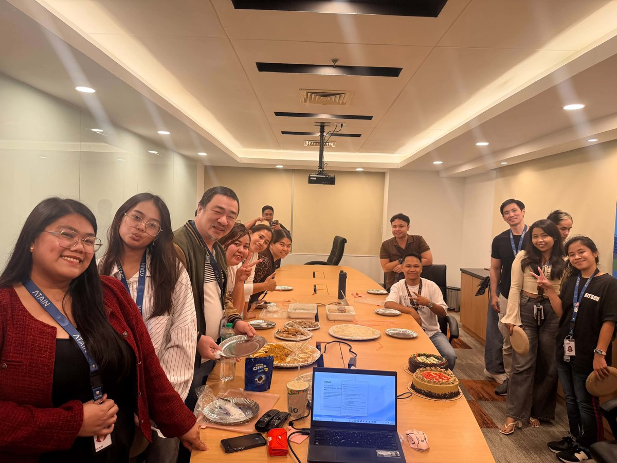 xandz34's tweet photo. Team Meeting 🖥 
#colleagues #atain #igt #work #meeting 
📷  oct 5 2026 https://t.co/o6zKO2kFg4