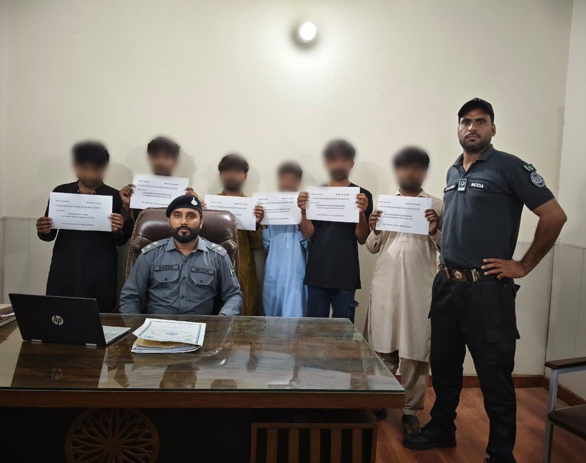 NCCIAOFFICIAL's tweet photo. NCCIA Multan has arrested 06 accused allegedly involved in an online financial fraud of PKR 500,000 through fake branchless banking accounts and impersonation. 
The accused allegedly posed as a doctor and visa agents to deceive and defraud the complainant.
During the operation, 06 mobile phones and 11 SIMs were recovered.
FIR has been registered under the relevant provisions of PECA 2016 (amended 2025) and PPC. Further investigation is underway.

#NCCIA #Multan #CyberCrime #OnlineFraud