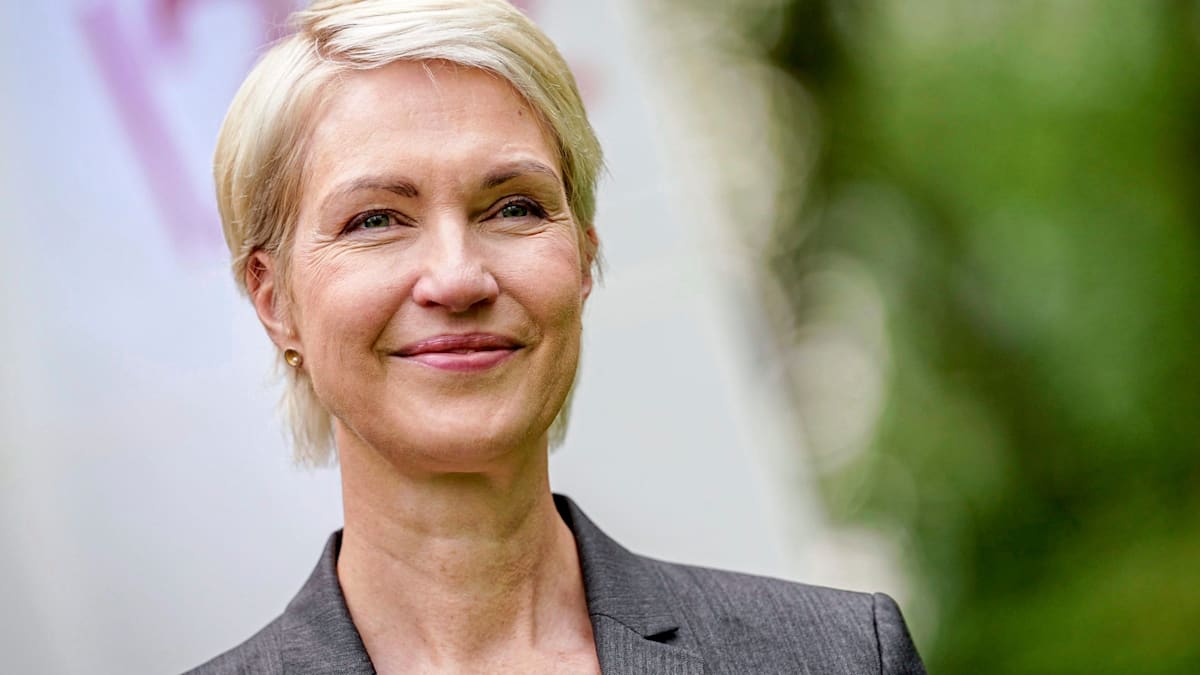 welt's tweet photo. Sondierungen erfolgreich – SPD, Linke und Grüne vereinbaren Koalitionsgespräche https://t.co/YyNt1Zr5B5 https://t.co/KHflbz5qnS