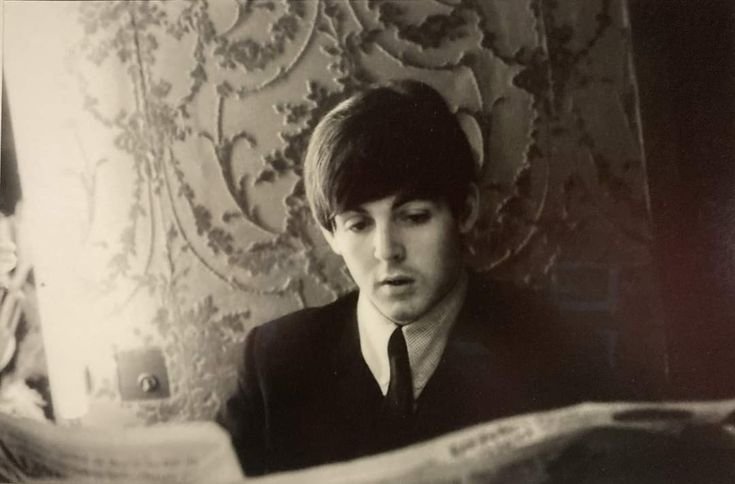 tr1xkz's tweet photo. I be stretching out Paul McCartney's hole https://t.co/6NEPzATBtR