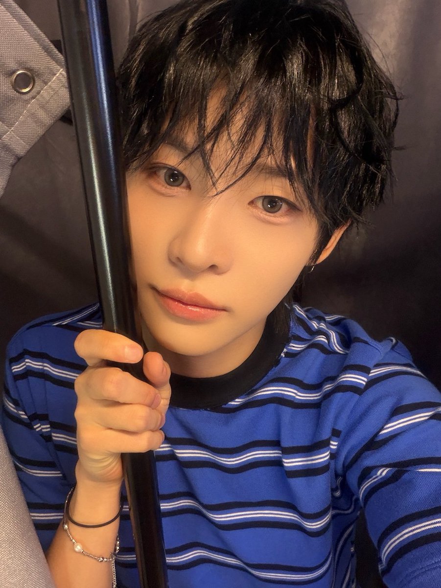 POW_grid's tweet photo. [#HYUNBIN]
Day 1😊😋🙃🧡❤️💛💜💙❤️🩷💚🖤🩶🤎🤍🩵
#POW #파우 #현빈 https://t.co/D3nwKN7k13