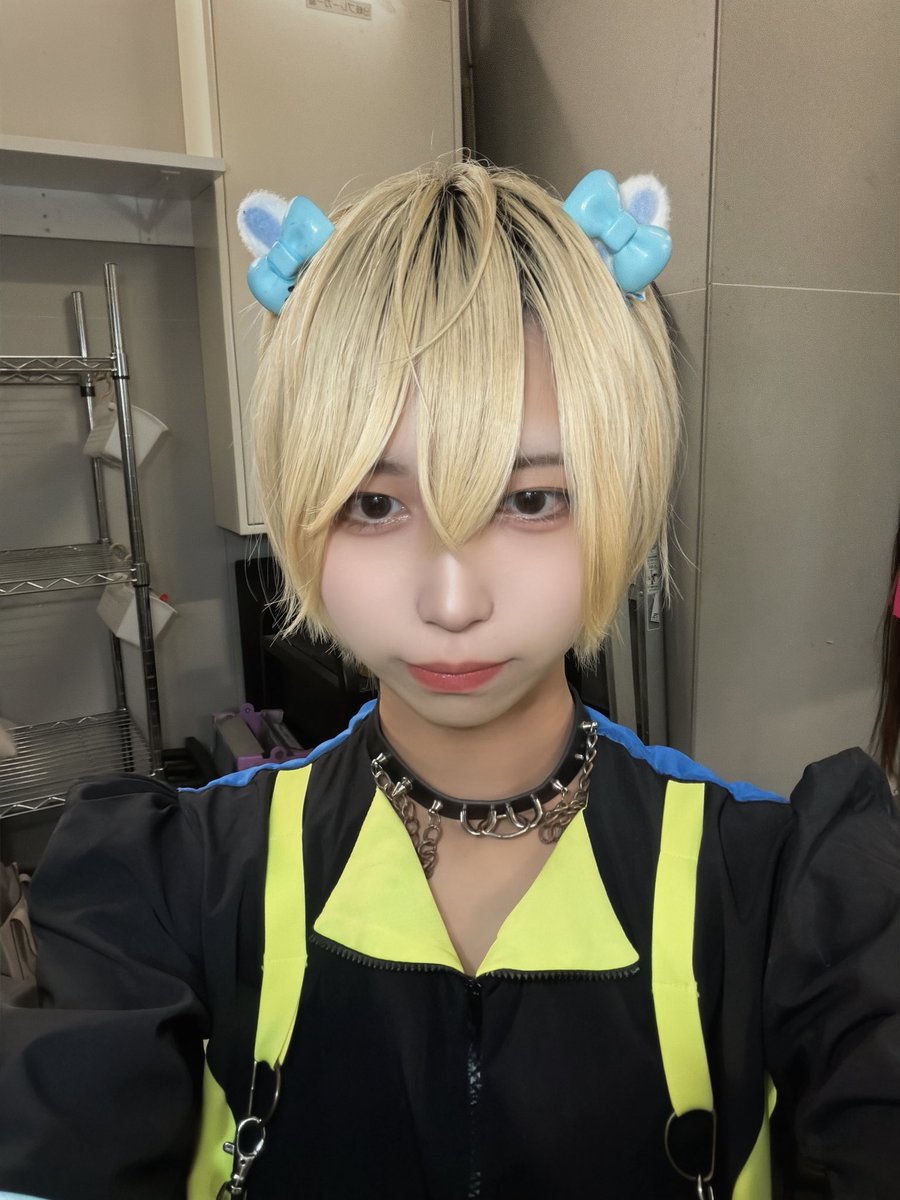 ao_shitamachi's tweet photo. 🌐#兎会 vol.9 -脳内覚醒編-
📍SHIBUYA FOWS

本日兎アイズさん主催ライブありがとうございました🐰‼️
ウサ耳リボン生やしたけど場所ミスってハムスターみたいになった🐹ﾊﾑﾊﾑ

リフト上がったり近くではしゃいでくれたり遠くでも照らしてくれたり、とっても楽しい華金でした😹🌟
本当にありがとう

最後MCでも告知させていただきました、ムンラビワンマンライブまであと24日🔥
少しでも気になってくれた方お待ちしてます🎫 https://t.co/NZxybnb1u8

#ムンラビ