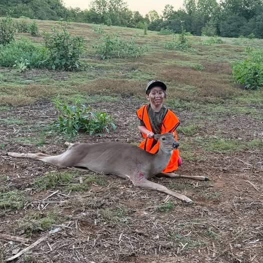 nchuntnfish's tweet photo. Kinlee Allen killed her first doe on youth day in Cleveland County, NC! Great job, Kinlee! #ClevelandCounty #FirstDeer #FirstDoe #YouthDay #Carolinas #CarolinaSportsmanMagazine #Carolina #Outdoors #Hunting #Hunt #DeerSeason #Deer #WhitetailDeer #NorthCarolina #CarolinaSportsman https://t.co/wuyezumGw8