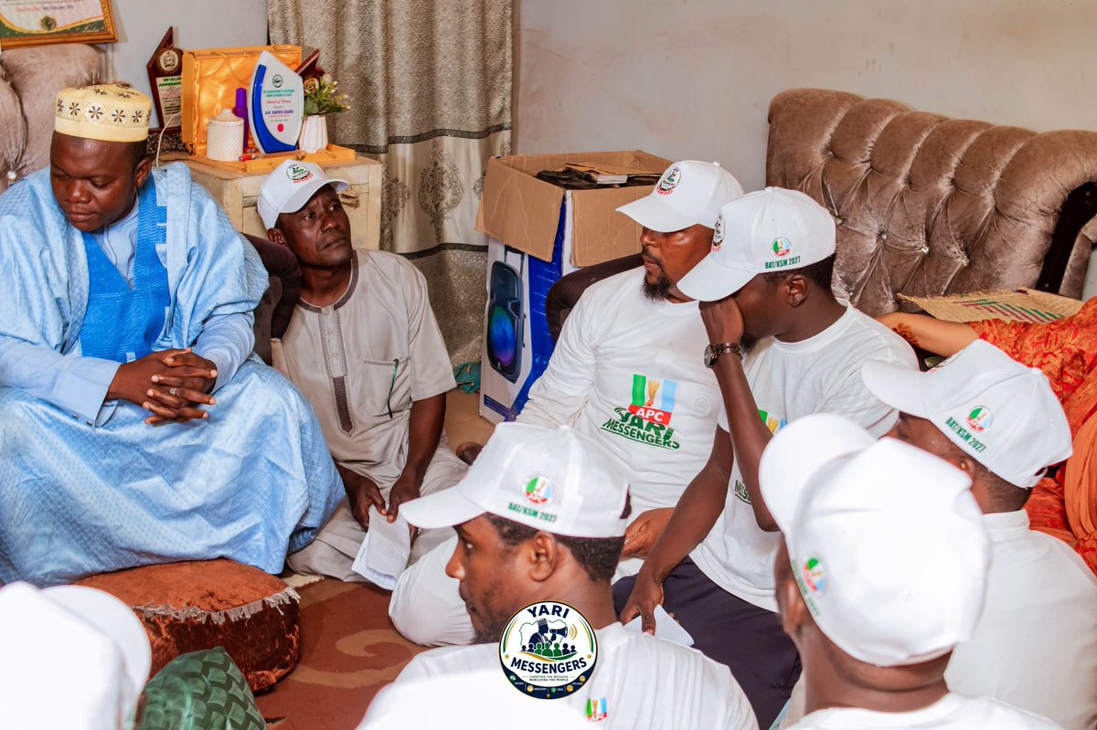 Yarimessengers's tweet photo. Taking the Message to the People! 🇳🇬

As part of the “Taking the Message to the People” grassroots engagement, the National Leadership of Yari Messengers paid a courtesy and consultation visit to the Village Head of Rafin Guza, Kaduna North, Kaduna State. https://t.co/WBVDhQKHKx