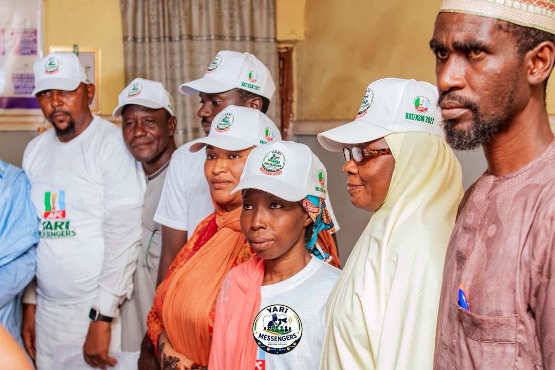 Yarimessengers's tweet photo. Taking the Message to the People! 🇳🇬

As part of the “Taking the Message to the People” grassroots engagement, the National Leadership of Yari Messengers paid a courtesy and consultation visit to the Village Head of Rafin Guza, Kaduna North, Kaduna State. https://t.co/WBVDhQKHKx