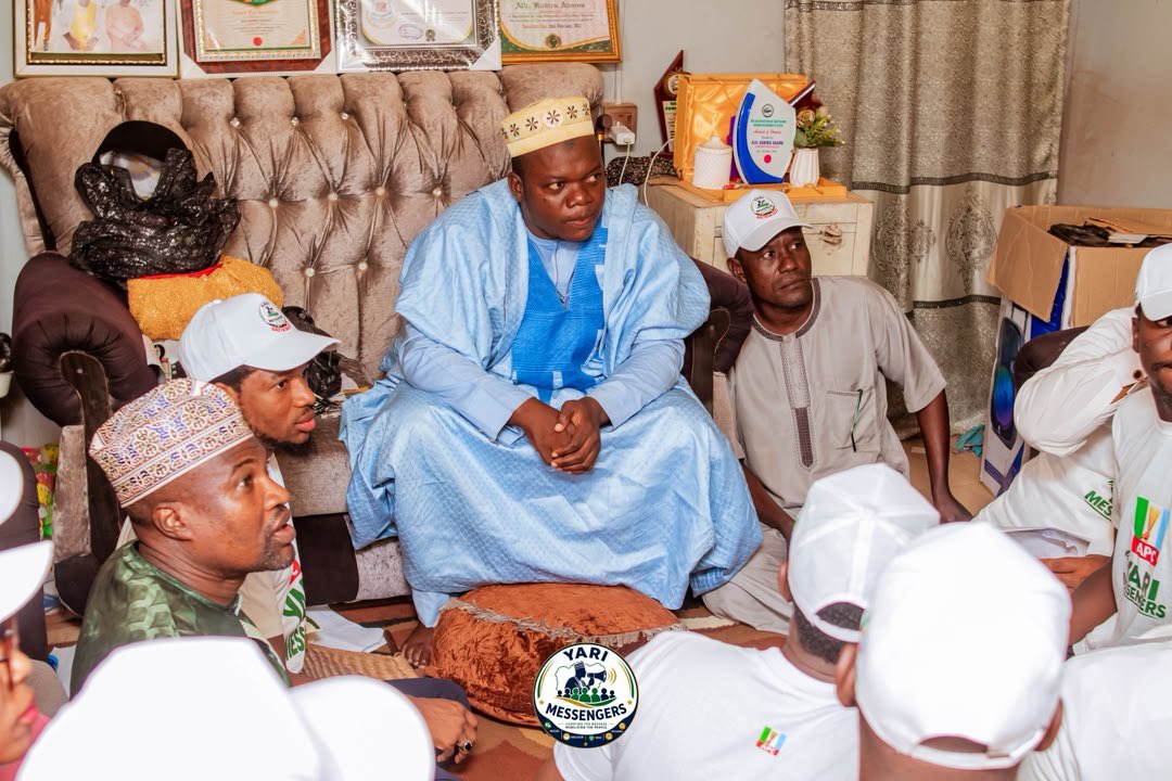 Yarimessengers's tweet photo. Taking the Message to the People! 🇳🇬

As part of the “Taking the Message to the People” grassroots engagement, the National Leadership of Yari Messengers paid a courtesy and consultation visit to the Village Head of Rafin Guza, Kaduna North, Kaduna State. https://t.co/WBVDhQKHKx