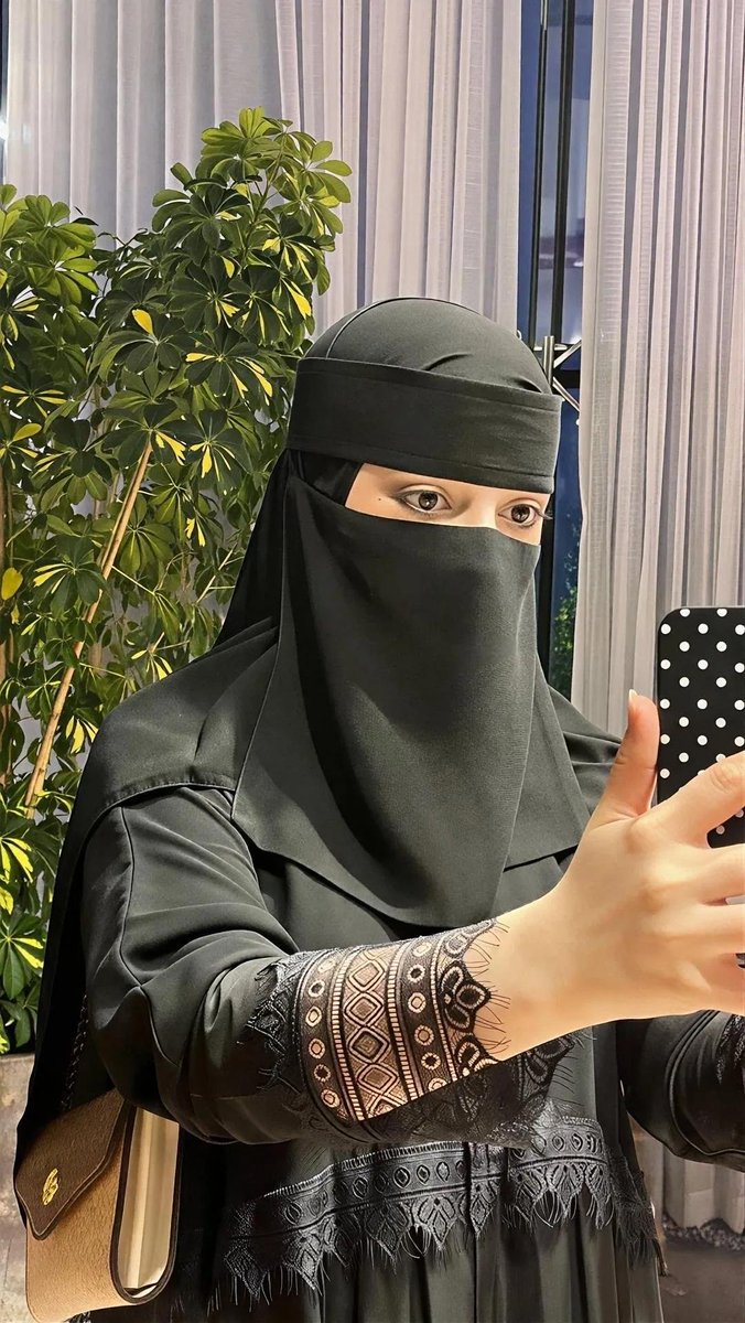 Jiha58's tweet photo. اسعد الله مسائكم بكل خير طفشانة مين يسولف معي؟! https://t.co/0k0xKveRUL