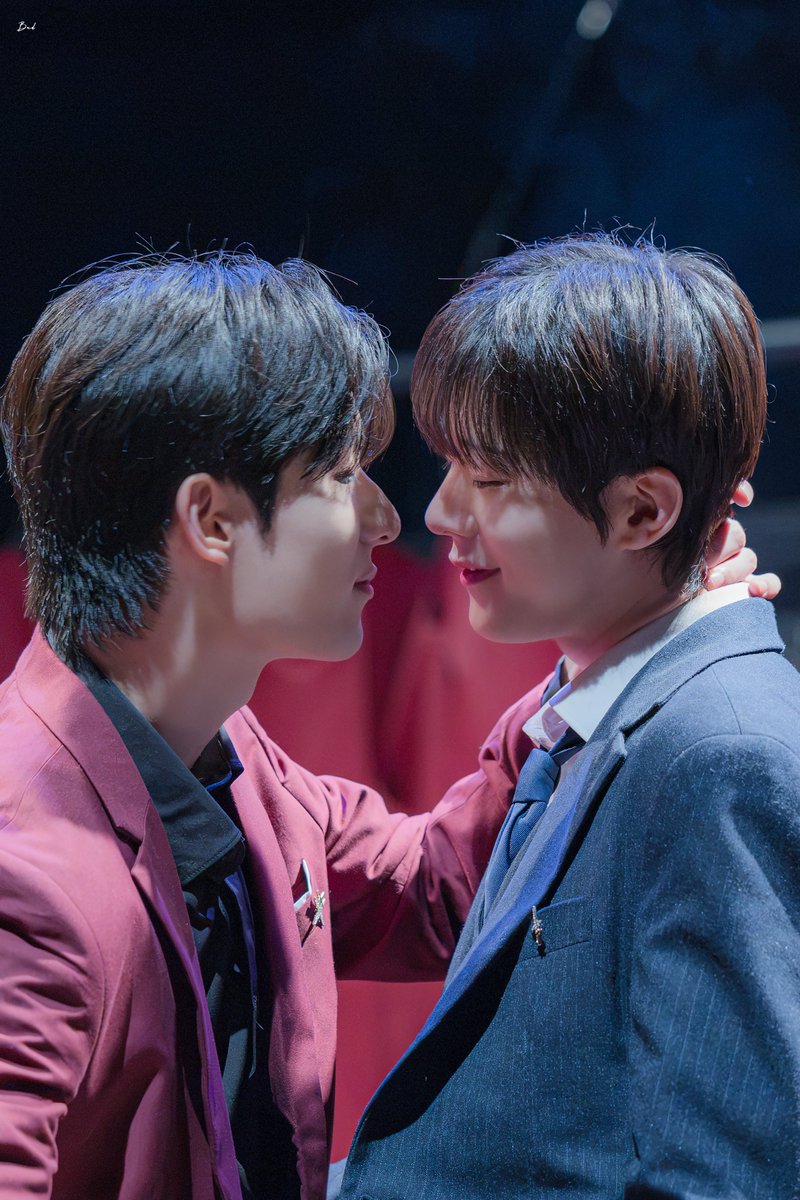 bud_mu_pic's tweet photo. 261009 로프 커튼콜 (N)

레오 | 차유진 배우님
아트 | 주이진 배우님 https://t.co/fzuapYv4Xi